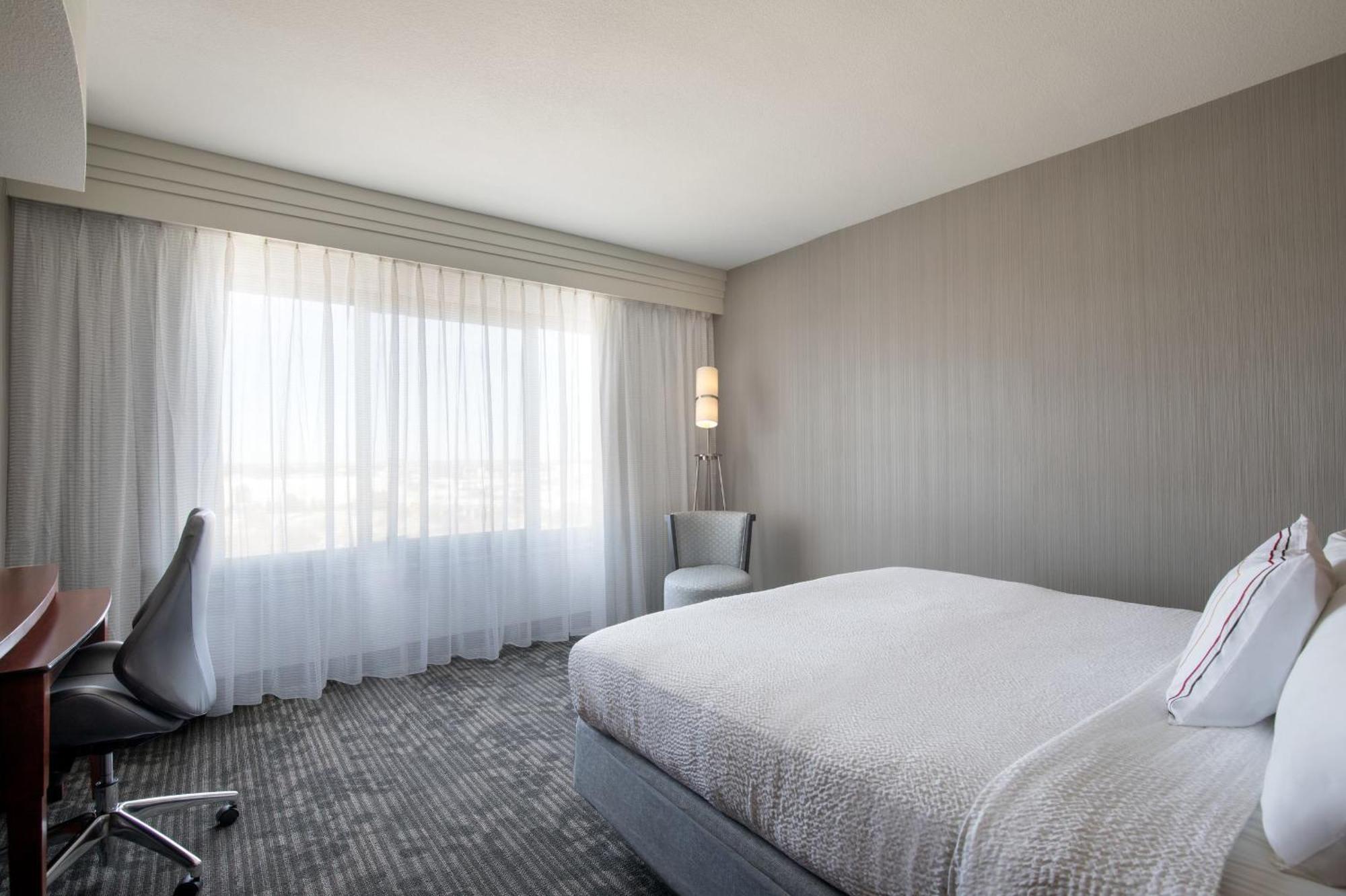 Courtyard By Marriott Fort Smith Downtown Экстерьер фото