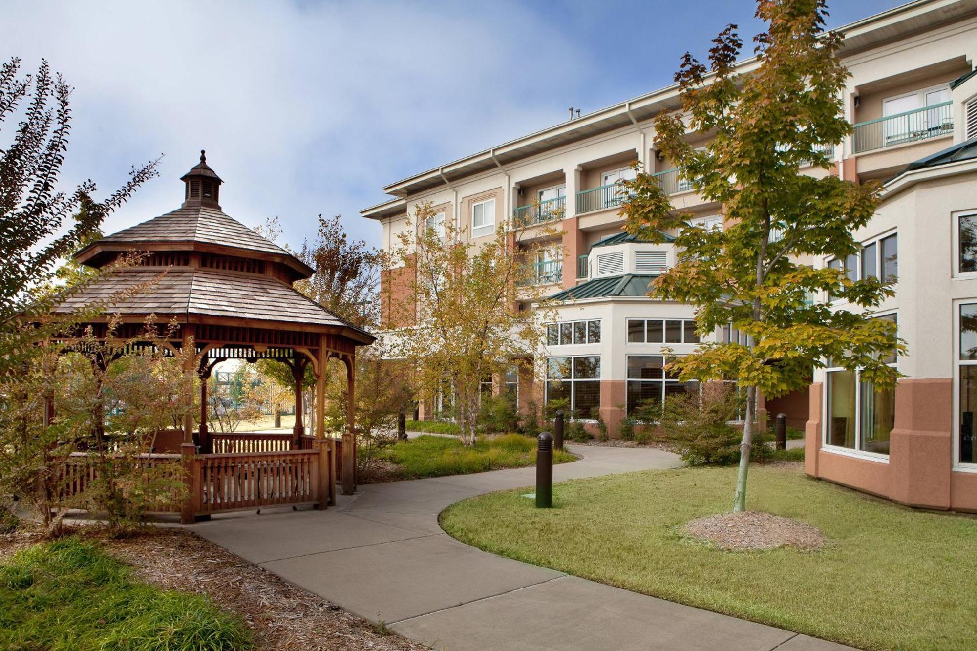 Courtyard By Marriott Fort Smith Downtown Экстерьер фото
