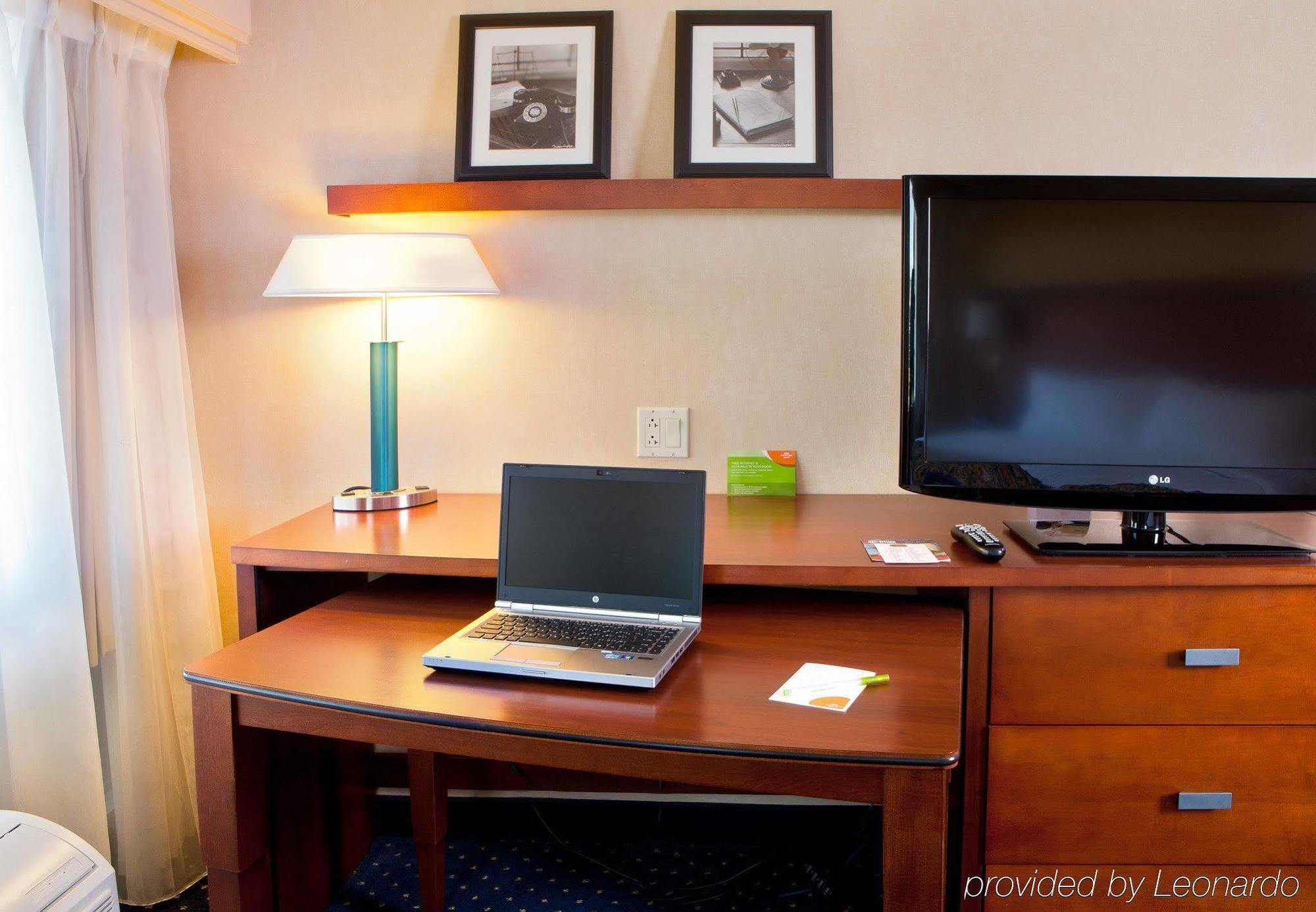 Courtyard By Marriott Fort Smith Downtown Номер фото