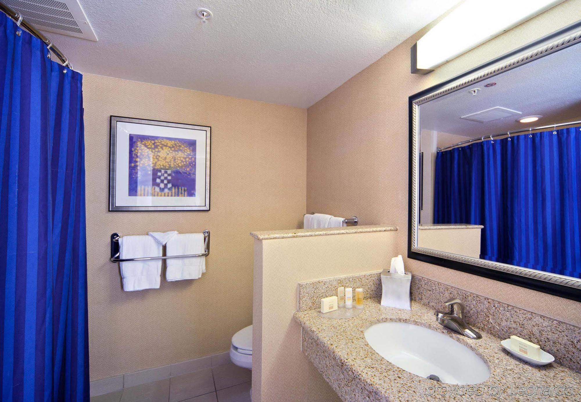 Courtyard By Marriott Fort Smith Downtown Номер фото